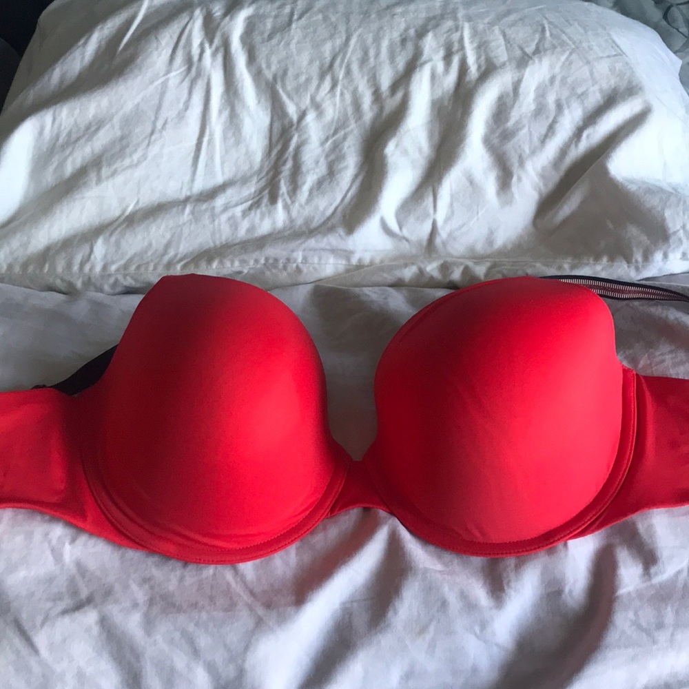 NWOT Victoria Secret T-shirt Bra